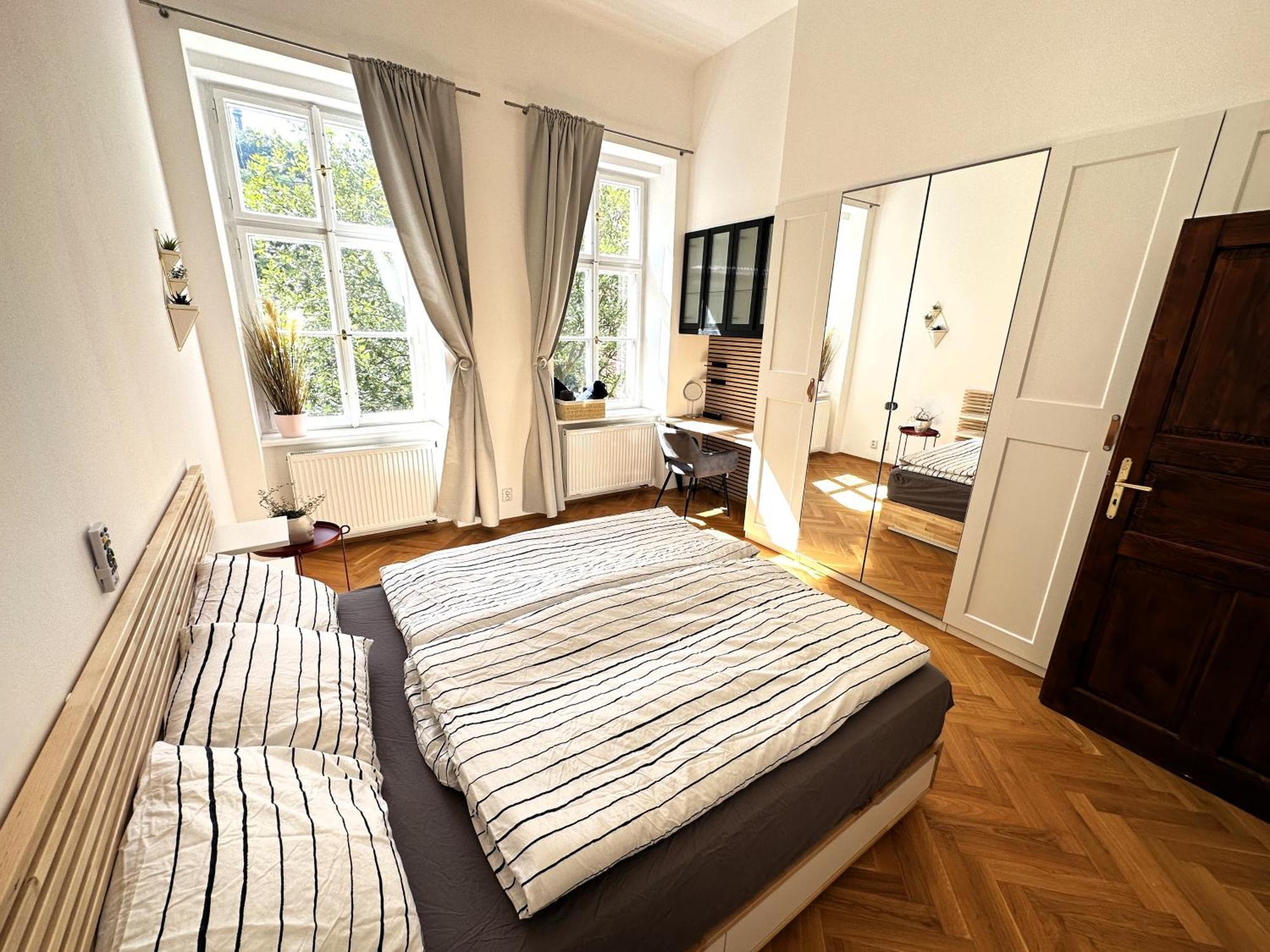 Black Eagle Apartments Prague Exterior photo
