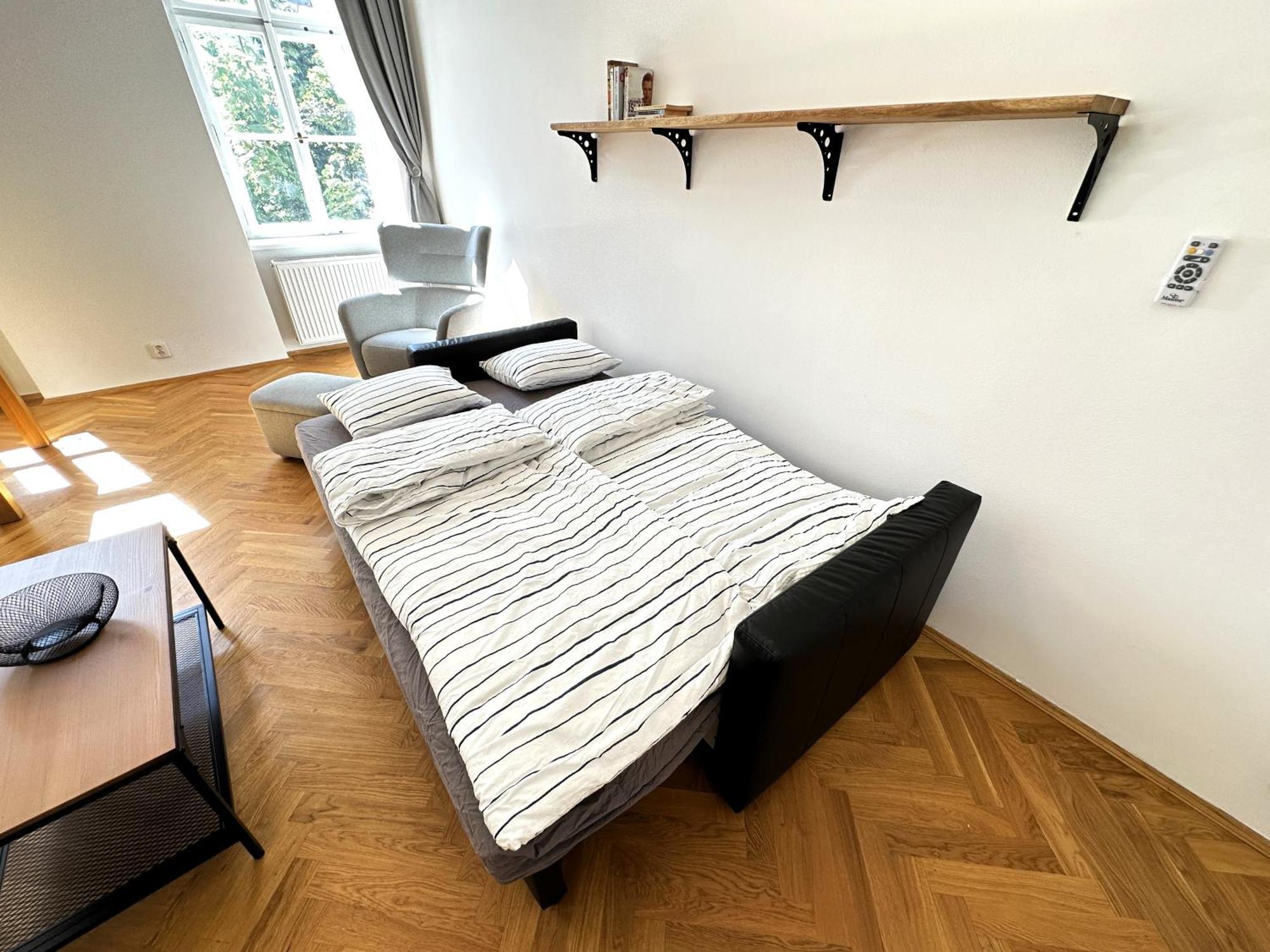 Black Eagle Apartments Prague Exterior photo